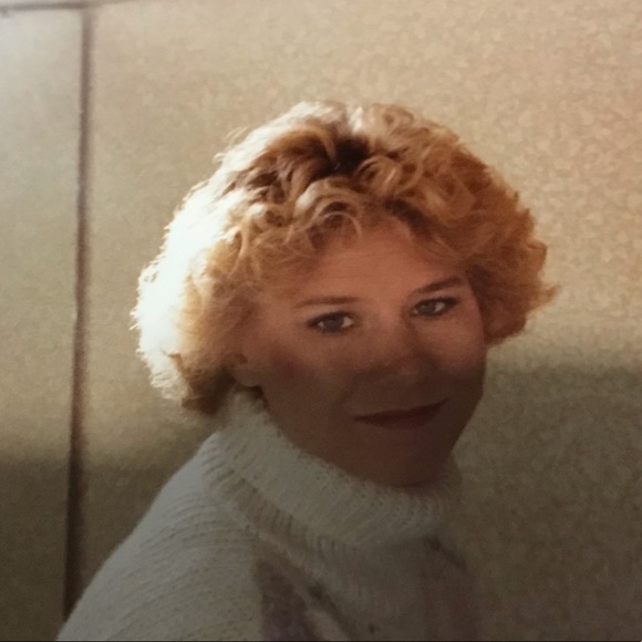 Meet your Posher, Julie - Picture 1 of 1